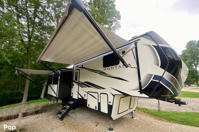 2021 Montana High Country 295RL