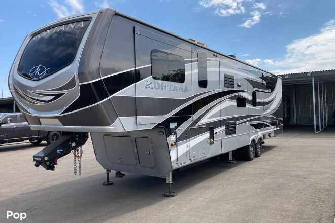 2023 Montana 3763BP