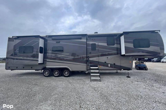 2025 Mobile Suites 44 Orlando