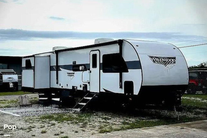 2024 Wildwood Platinum 31KQBTS