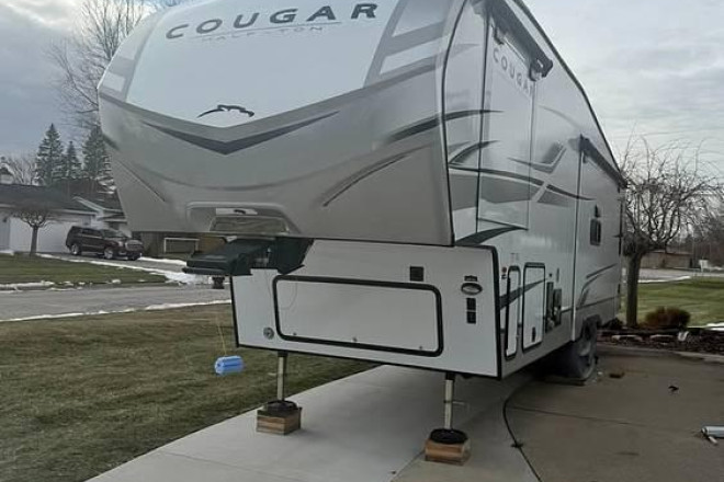 2024 Cougar 290rls