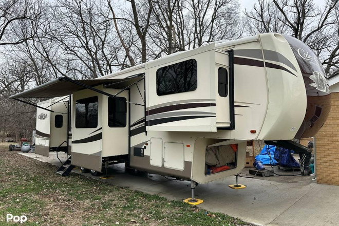 2018 Cedar Creek Hathaway 38FLX