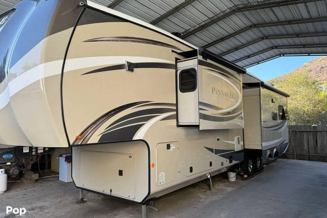 2020 Pinnacle 36FBTS