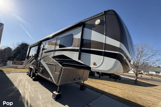 2017 Mobile Suites 36RSSB3