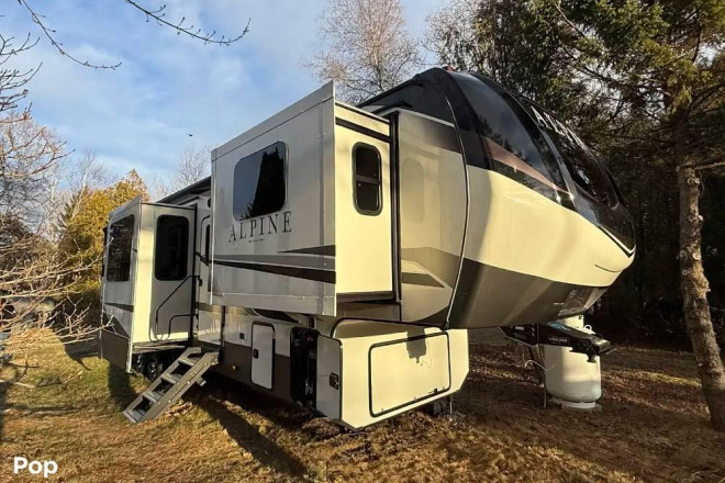 2021 Alpine 3712KB