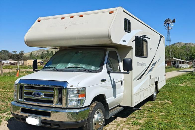 2018 Minnie Winnie 25B