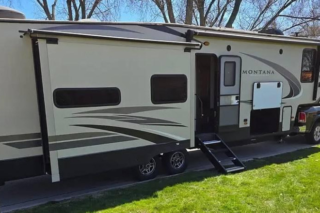 2019 Montana High Country 320 MK