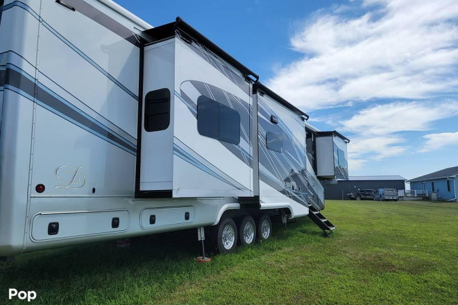 2024 Mobile Suites 44 Orlando