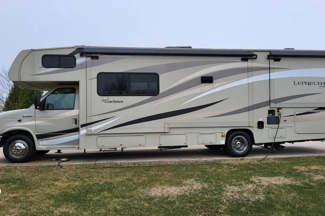 2019 Leprechaun 311FS