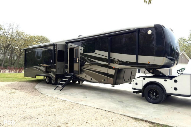 2021 Mobile Suites 44 Houston