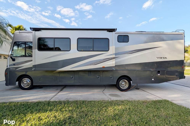 2022 Vista 32M