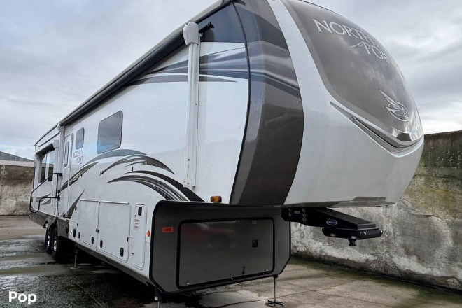 2021 North Point 387FBTS