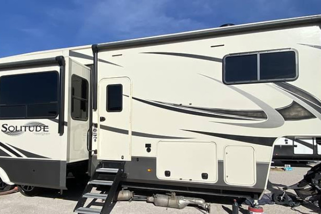 2021 Solitude S Class 3740BH-R