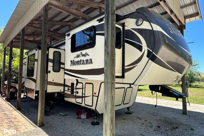 2015 Montana 3711FL