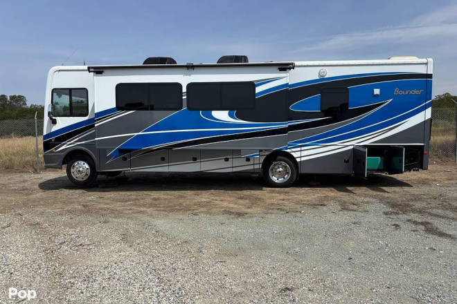 2021 Bounder 35K