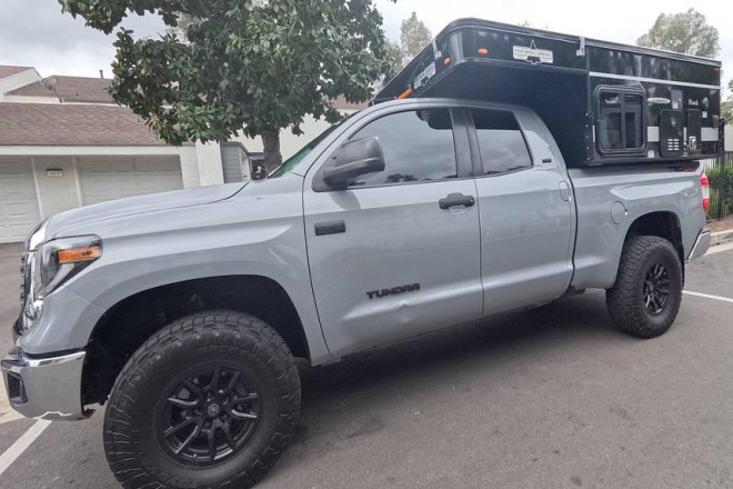 2023 Four Wheel Campers Hawk Slide-in (Front Dinette)