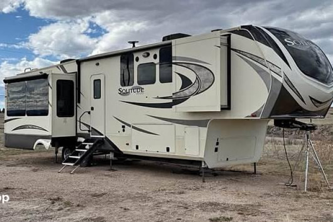 2018 Solitude 373 FB