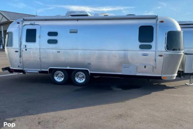 2018 International 25FB Queen Serenity