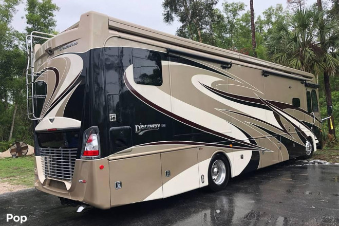 2018 Discovery LXE Series M-38K 360hp Freightliner