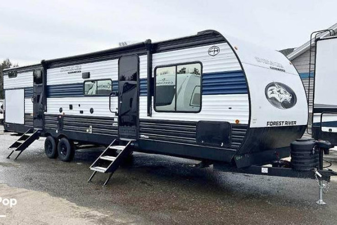 2025 Cherokee Wolf Den 301BH