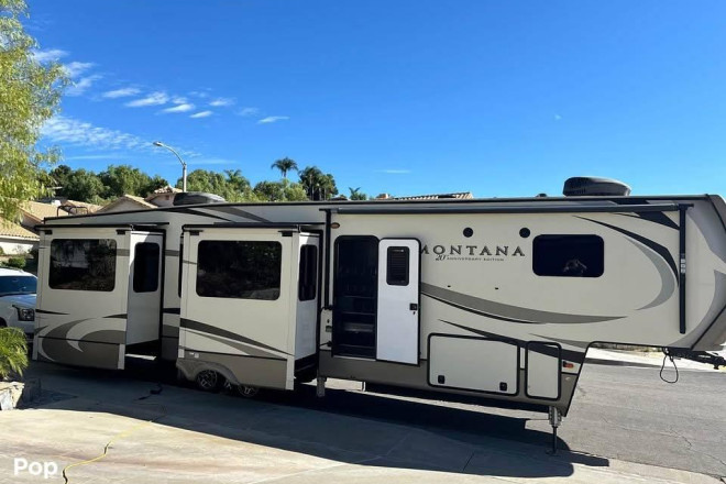 2019 Montana 3700 lk 20th Anniversary Series