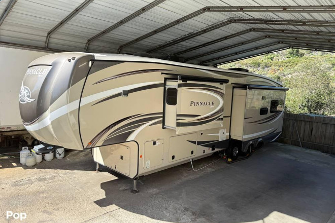 2020 Pinnacle 36FBTS