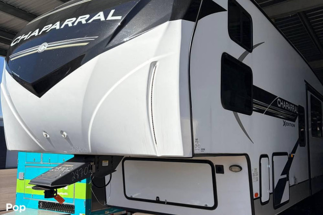 2022 Chaparral 355FBX