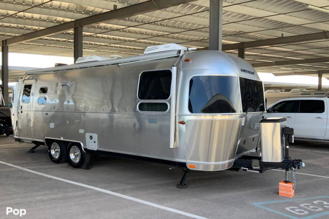 2021 Globetrotter 27FB Queen