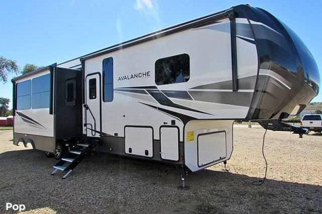 2021 Avalanche 395BH