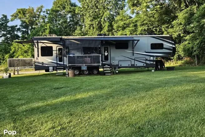 2020 Seismic Luxury Series 4113