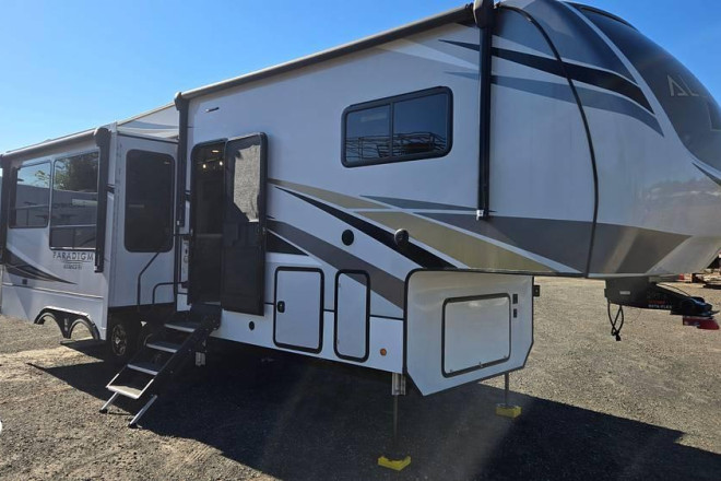 2022 Paradigm 295MK