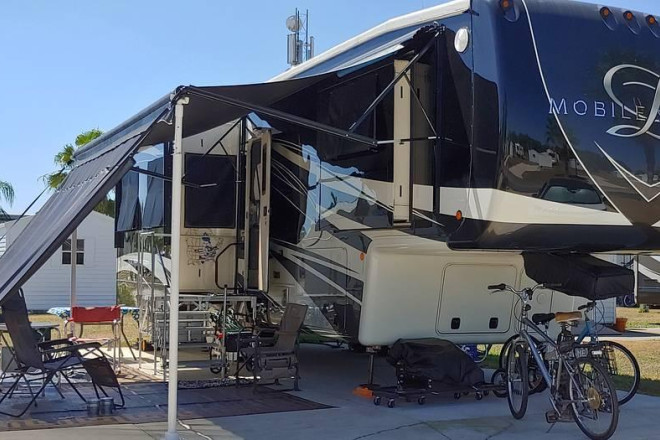 2019 Mobile Suites 38RSSB3