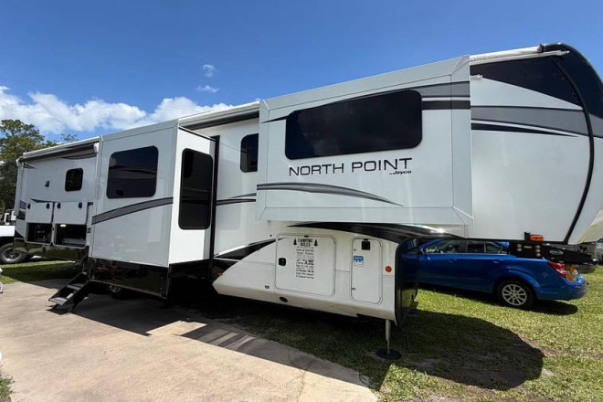 2024 North Point 382FLRB