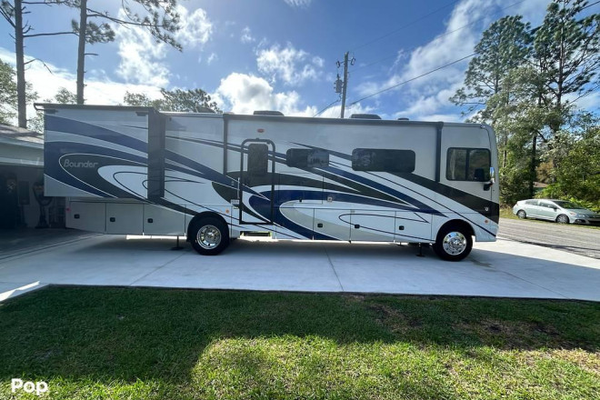 2022 Bounder 35GL