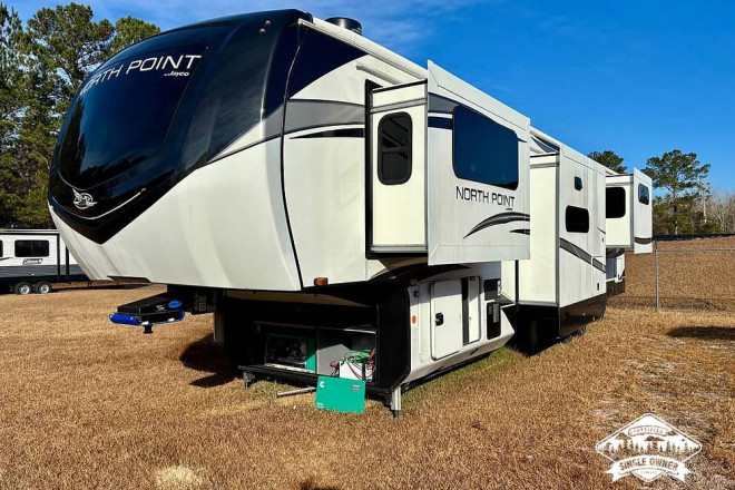 2024 North Point 382FLRB