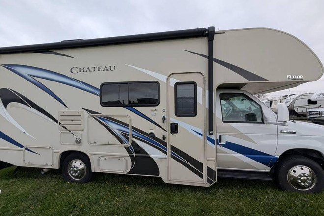 2019 Chateau 24F