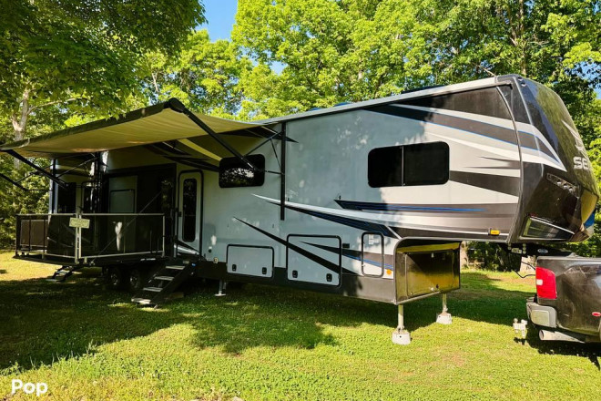 2020 Seismic Luxury Series 4113