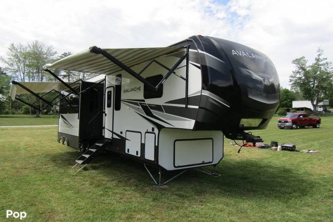 2021 Avalanche 395BH