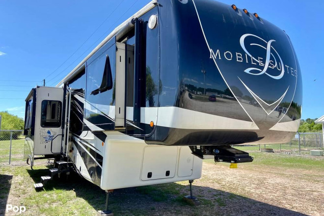 2019 Mobile Suites 38RSSB3