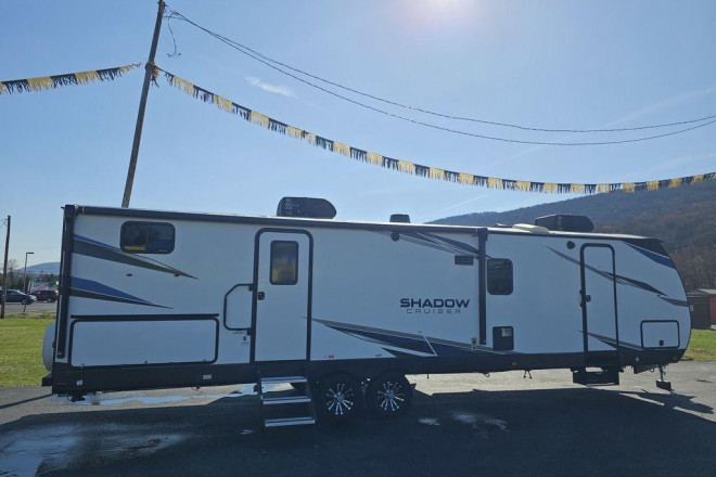 2022 Shadow Cruiser 327BHS