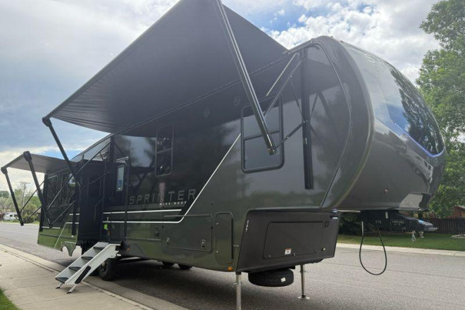 2025 Sprinter 3210RLS