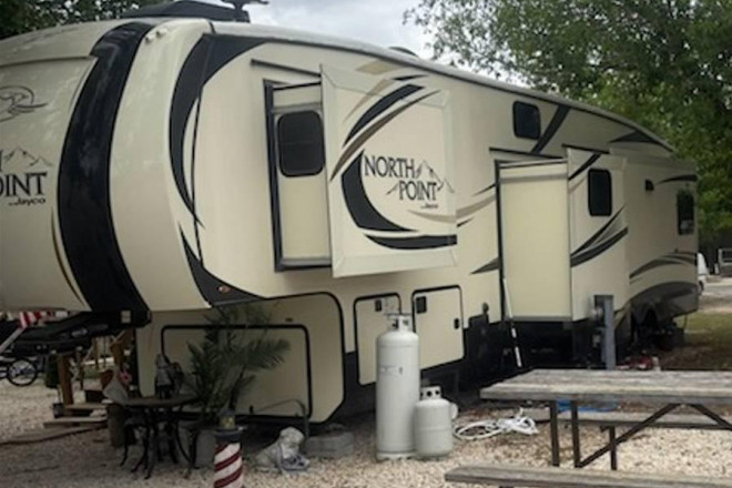 2017 North Point Series M-377 RLBH