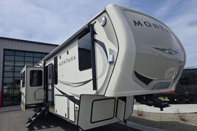 2018 Montana 3791RD