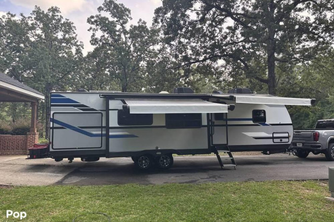 2022 SportTrek 327VIK