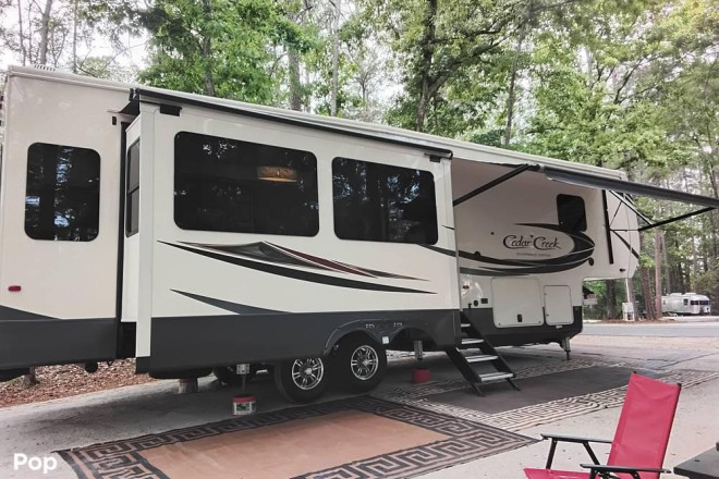 2020 Cedar Creek 331K Silverback Edition