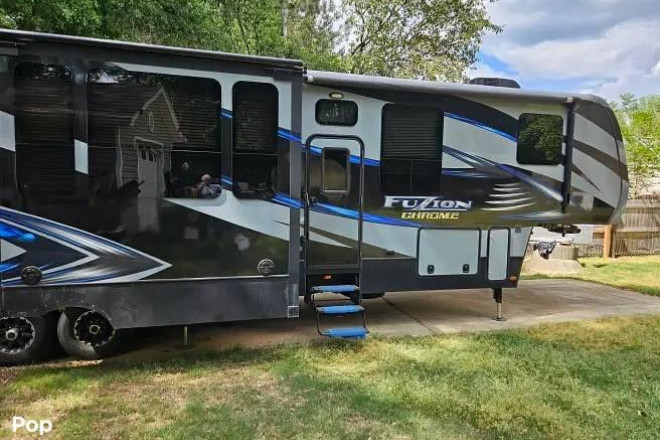 2016 Fuzion Chrome 422