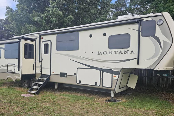 2019 Montana 3811ms 20th Anniversary