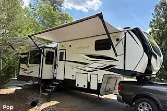 2023 Montana High Country 295RL