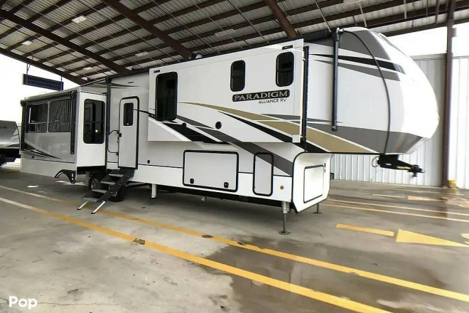 2021 Paradigm 370FB