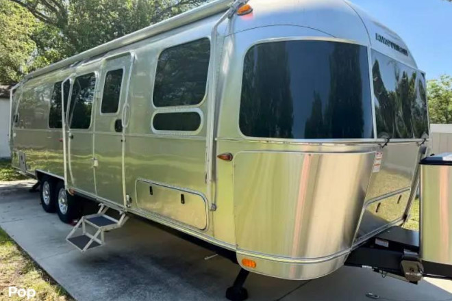 2025 Flying Cloud 30FB Twin